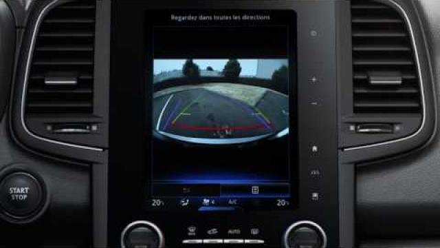 DYNAMIC FEATURES : REAR VIEW CAMERA